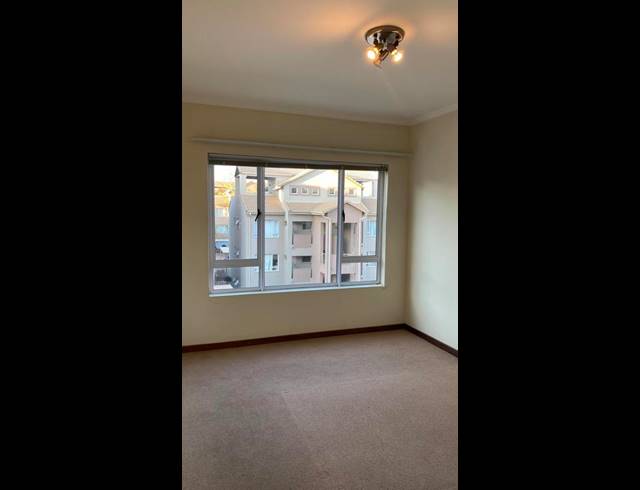 1 BEDROOM APARTMENT FOR SALE IN BRYANSTON
